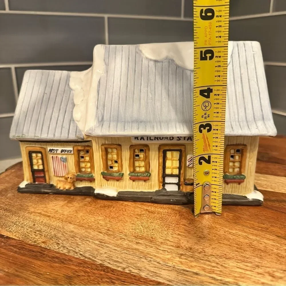 Vintage 1991 National Rennoc Americana Porcelain Holiday Railroad Station